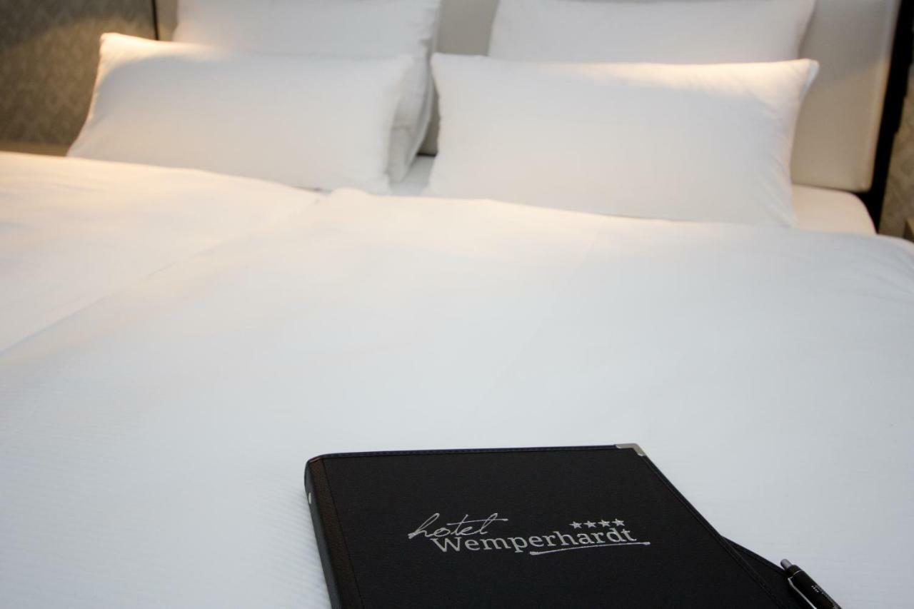 Hotel Wemperhardt Екстериор снимка