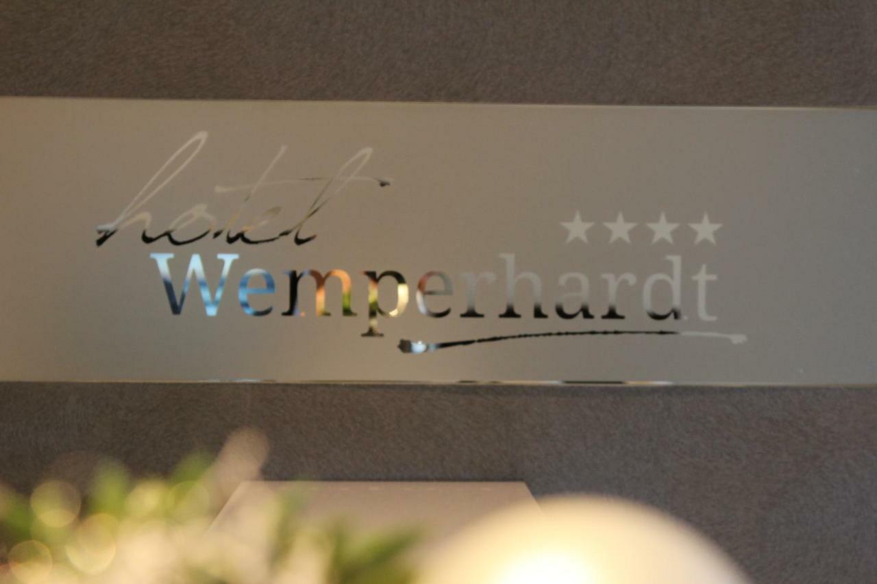 Hotel Wemperhardt Екстериор снимка